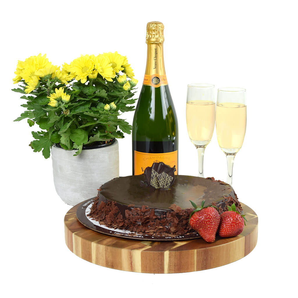 Champagne Bottle Cake | Best Celebration Cake | Order Custom Cakes Online –  Liliyum Patisserie & Cafe